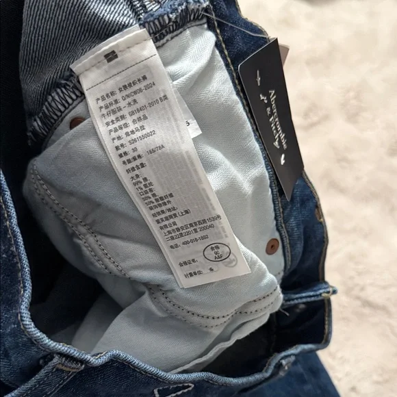 Womens ultra high rise 90s Straight Blue Jeans- BRAND NEW W TAGS ABERCROMBIE - Picture 12 of 14